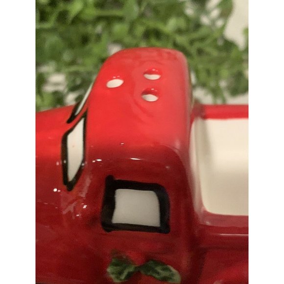 Red Pickup Truck With Christmas Tree Holiday Decor Salt & Pepper Shaker Set D5 - Picture 5 of 7